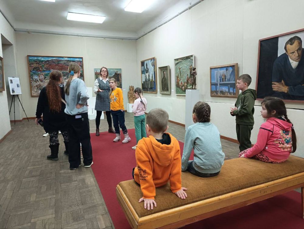 На занятия - в художественный музей На занятия - в художественный музей