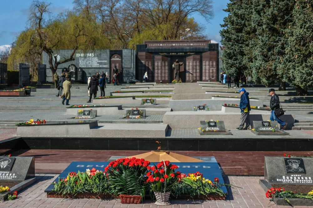 В ТИРАСПОЛЕ ПОЧТИЛИ ПАМЯТЬ ОСВОБОДИТЕЛЕЙ ГОРОДА ОТ ФАШИСТСКИХ ЗАХВАТЧИКОВ В ТИРАСПОЛЕ ПОЧТИЛИ ПАМЯТЬ ОСВОБОДИТЕЛЕЙ ГОРОДА ОТ ФАШИСТСКИХ ЗАХВАТЧИКОВ