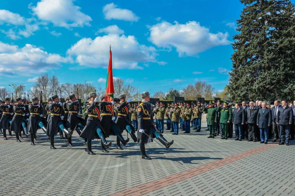В ТИРАСПОЛЕ ПОЧТИЛИ ПАМЯТЬ ОСВОБОДИТЕЛЕЙ ГОРОДА ОТ ФАШИСТСКИХ ЗАХВАТЧИКОВ В ТИРАСПОЛЕ ПОЧТИЛИ ПАМЯТЬ ОСВОБОДИТЕЛЕЙ ГОРОДА ОТ ФАШИСТСКИХ ЗАХВАТЧИКОВ