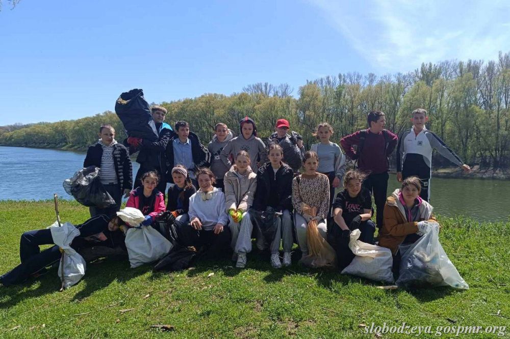 В районном управлении народного образования подвели итоги экологической акции «Чистые берега Днестра»