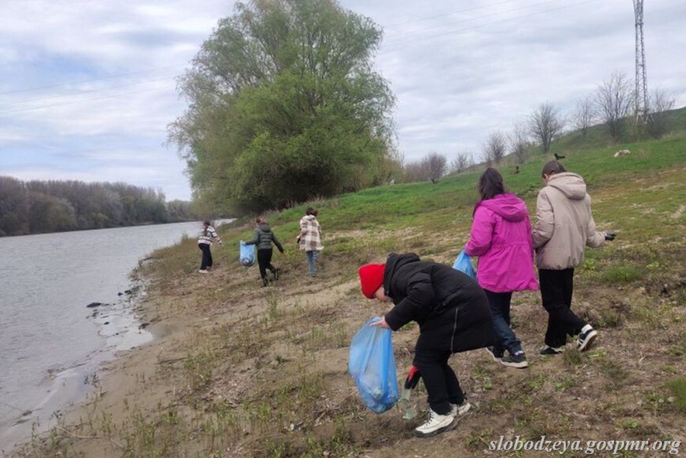 В районном управлении народного образования подвели итоги экологической акции «Чистые берега Днестра» В районном управлении народного образования подвели итоги экологической акции «Чистые берега Днестра»