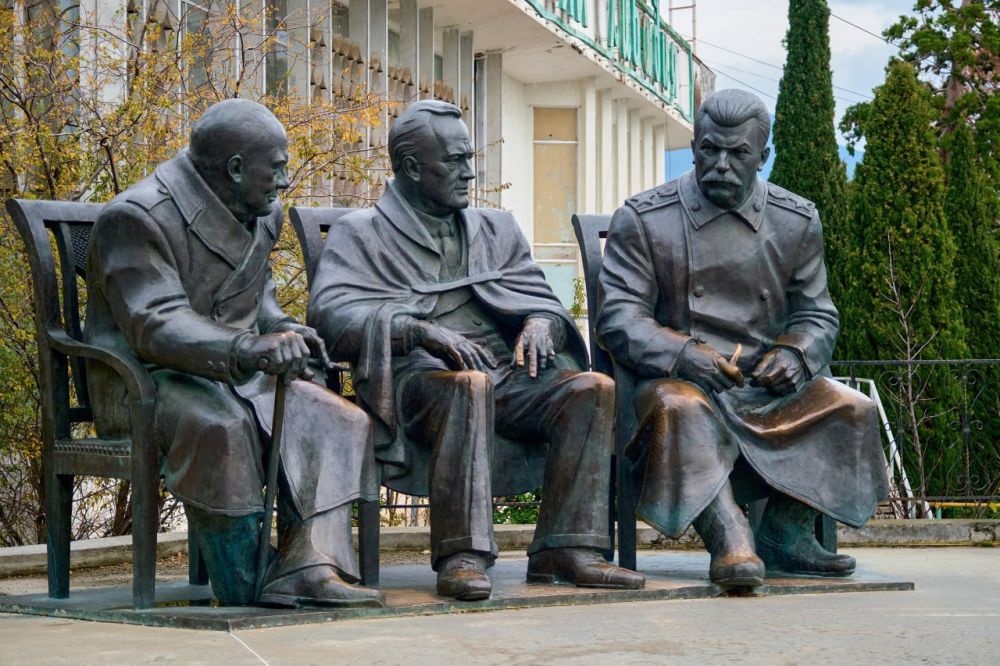 Прощай, Зураб Церетели. На 92-м году жизни ушел из жизни выдающийся скульптор и художник-монументалист Зураб Церетели Прощай, Зураб Церетели. На 92-м году жизни ушел из жизни выдающийся скульптор и художник-монументалист Зураб Церетели