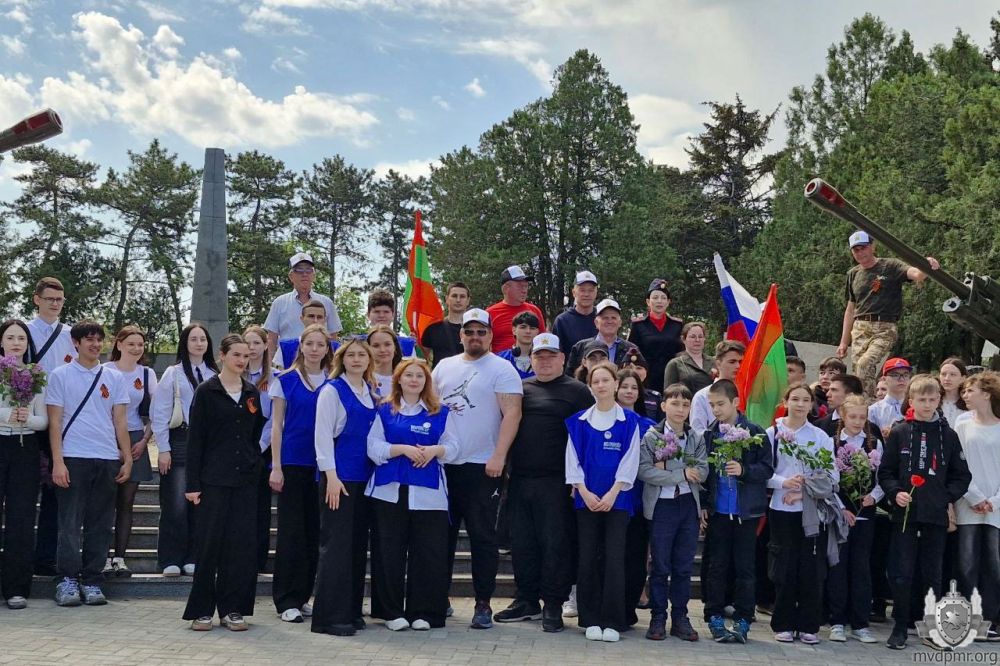 Автопробег к 80-летию Победы устроили для молодёжи бендерские милиционеры Автопробег к 80-летию Победы устроили для молодёжи бендерские милиционеры