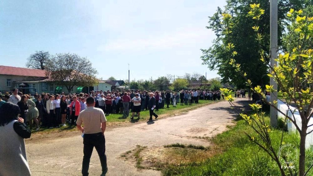 Эвакуация по правилам. В Дубоссарском районе 30 апреля сотрудники Гражданской защиты проверили готовность школ и детсадов к эвакуации в случае ЧС. Провели тренировки в 36 учреждениях Эвакуация по правилам. В Дубоссарском районе 30 апреля сотрудники Гражданской защиты проверили готовность школ и детсадов к эвакуации в случае ЧС. Провели тренировки в 36 учреждениях