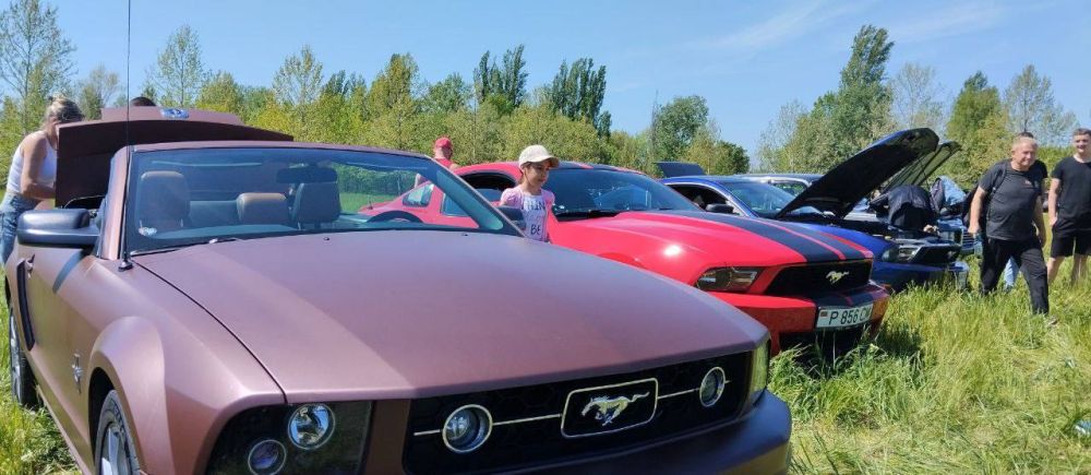 На столичном пляже «Сократ» проходит Авто-Мото-Маёвка На столичном пляже «Сократ» проходит Авто-Мото-Маёвка