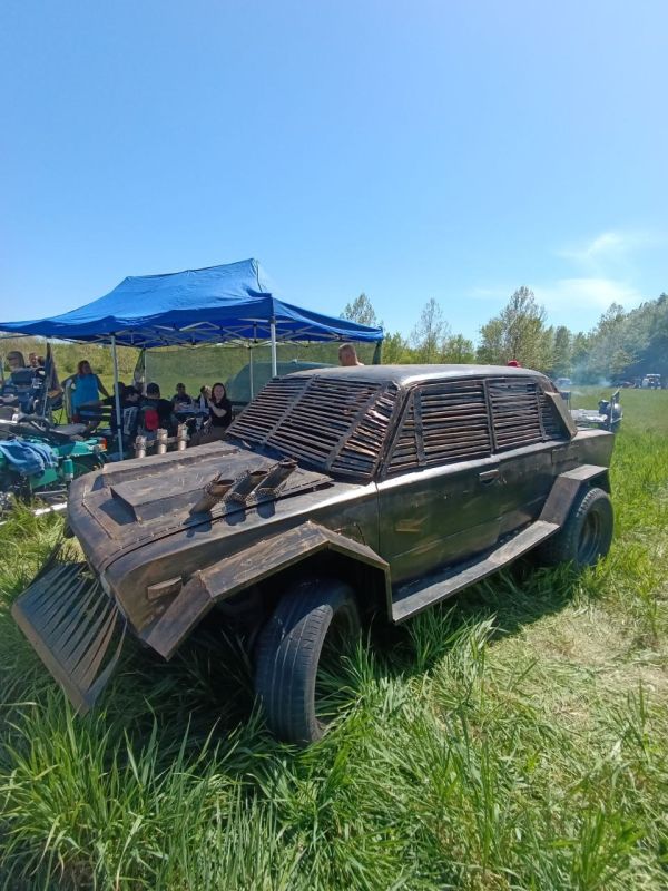 Tesla Cybertruck ?.       &quot;Bears&quot; ?