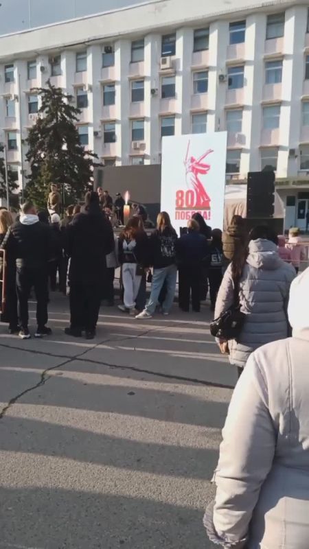 В Бендерах во время минуты молчания остановили концерт