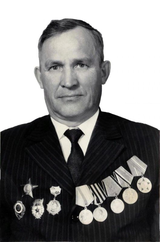  .    1922-1985