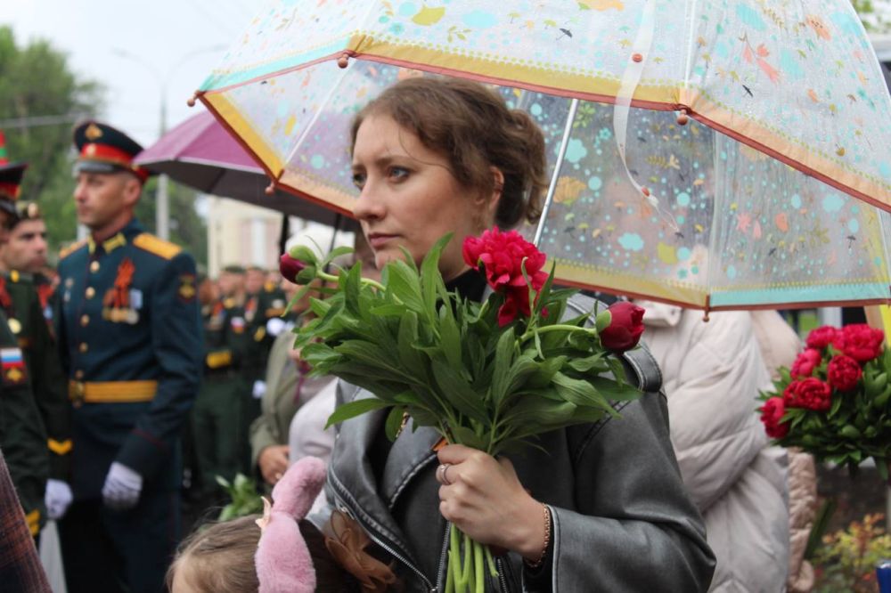 Сотрудники сферы просвещения принимают участие в акции «Бессмертный полк» Сотрудники сферы просвещения принимают участие в акции «Бессмертный полк»