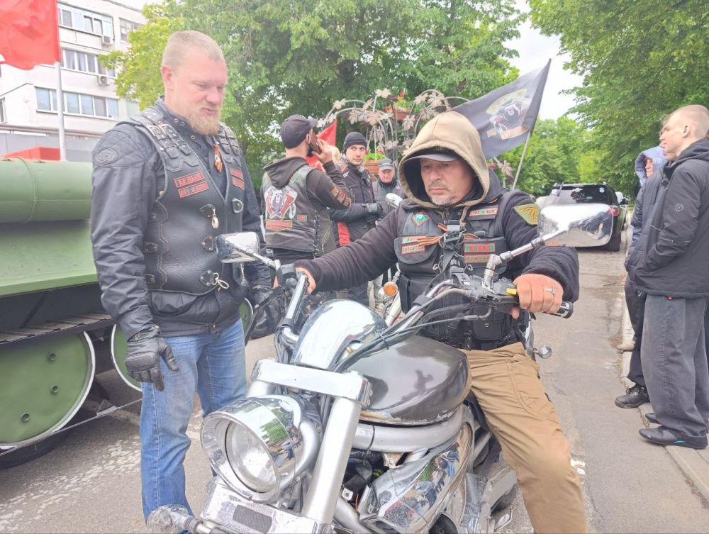 Праздник продолжается Праздник продолжается