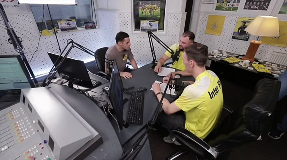     20:30  