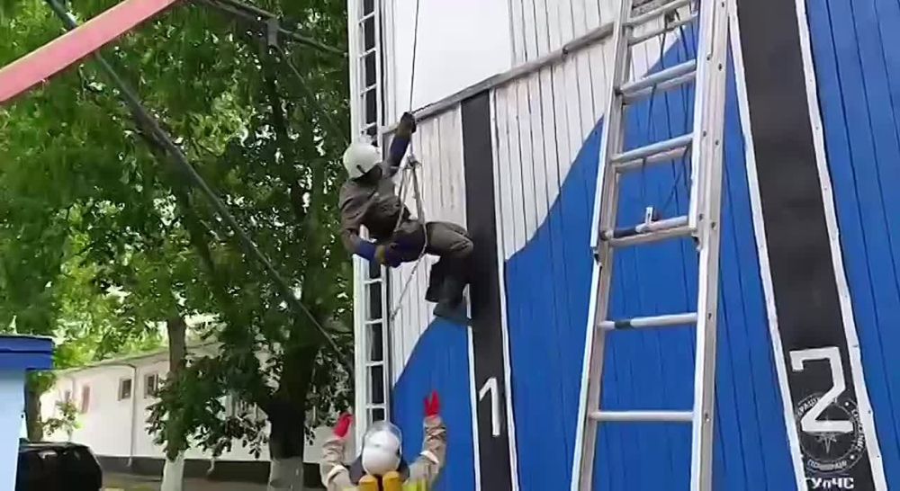  :   