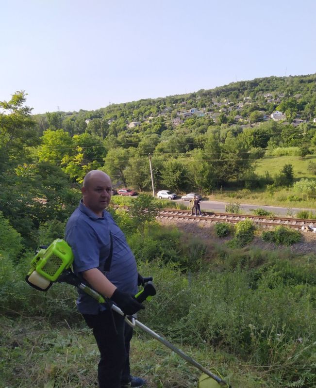 В Рыбнице проходит акция по уборке дота из сталинской оборонительной линии В Рыбнице проходит акция по уборке дота из сталинской оборонительной линии