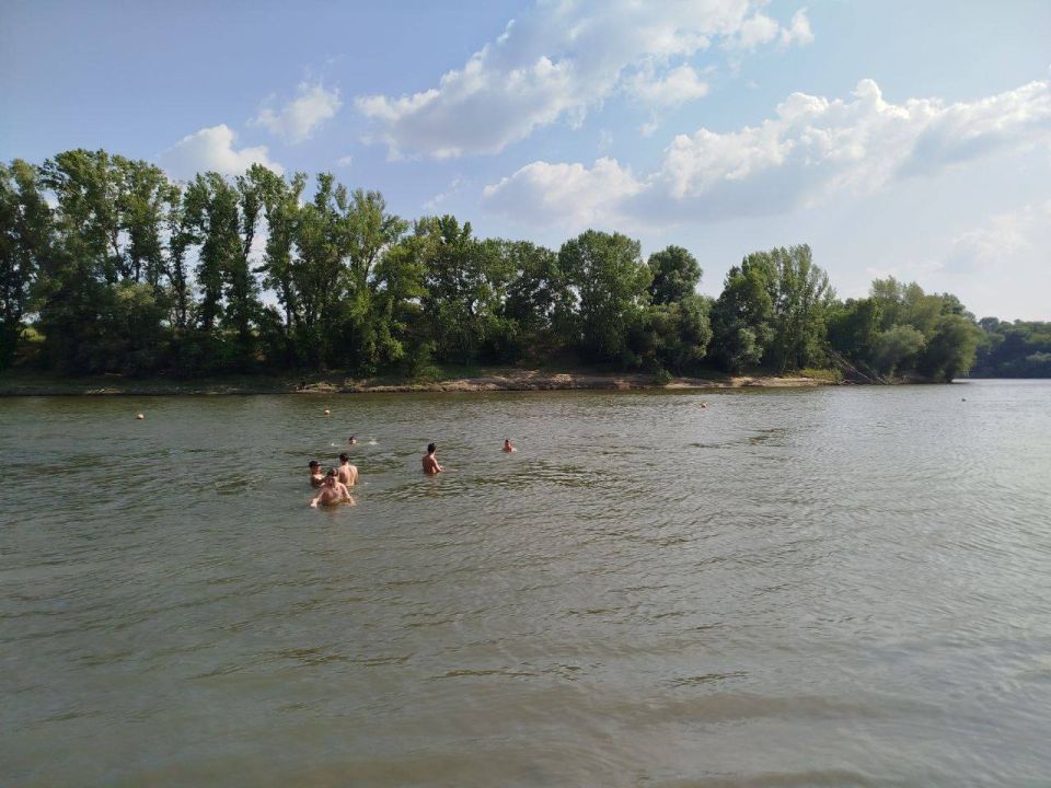 Сегодня из Днестра спасли ещё двух девушек, сообщает ГУпЧС