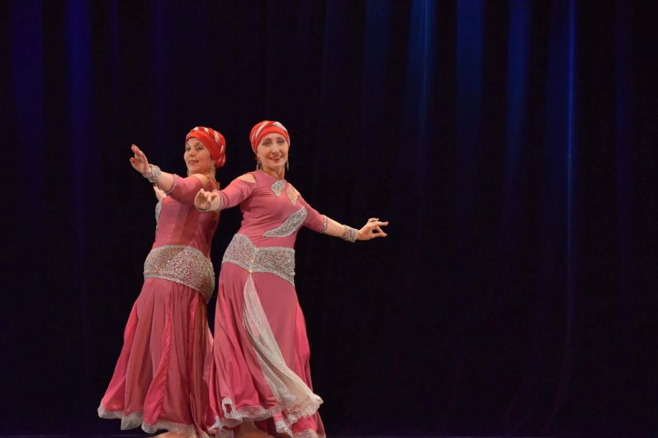 - belly dance ( )  ,    XIX 