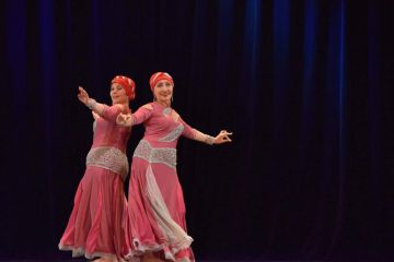 - belly dance ( )  ,    XIX 