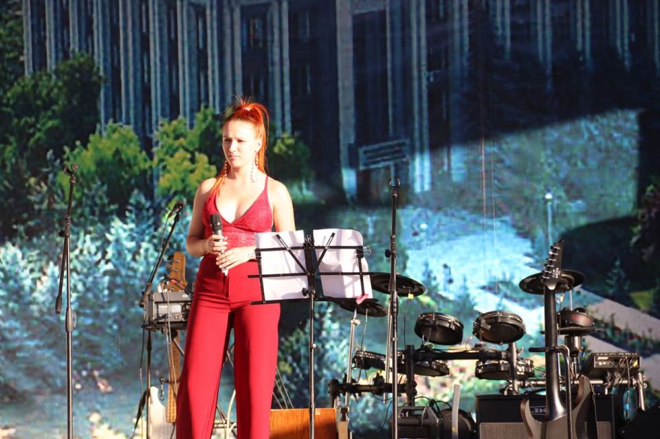  Jam session    , 27 ,     