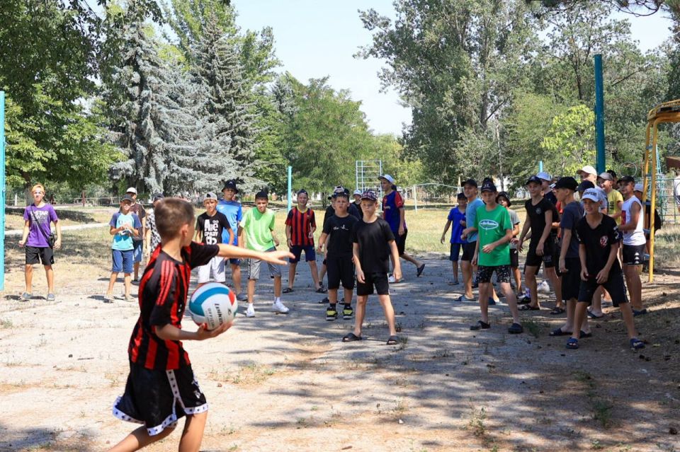 В «ДНЕСТРОВСКИХ ЗОРЯХ» СОСТОЯЛОСЬ ТОРЖЕСТВЕННОЕ ОТКРЫТИЕ ЧЕТВЕРТОЙ СМЕНЫ В «ДНЕСТРОВСКИХ ЗОРЯХ» СОСТОЯЛОСЬ ТОРЖЕСТВЕННОЕ ОТКРЫТИЕ ЧЕТВЕРТОЙ СМЕНЫ