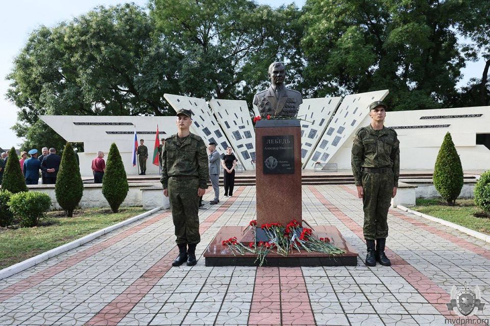 В Приднестровье чествовали миротворцев В Приднестровье чествовали миротворцев