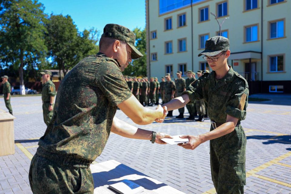 СЛУШАТЕЛЯМ ВОЕННОГО ИНСТИТУТА ВРУЧИЛИ СВИДЕТЕЛЬСТВА О ПРОФЕССИОНАЛЬНОЙ ПОДГОТОВКЕ