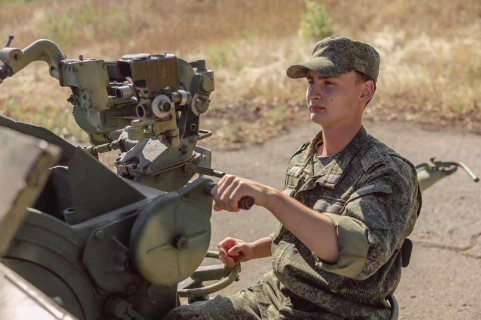 СЛУШАТЕЛЯМ ВОЕННОГО ИНСТИТУТА ВРУЧИЛИ СВИДЕТЕЛЬСТВА О ПРОФЕССИОНАЛЬНОЙ ПОДГОТОВКЕ СЛУШАТЕЛЯМ ВОЕННОГО ИНСТИТУТА ВРУЧИЛИ СВИДЕТЕЛЬСТВА О ПРОФЕССИОНАЛЬНОЙ ПОДГОТОВКЕ