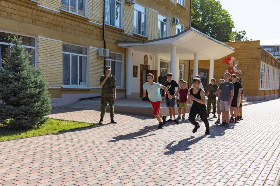 В СУВОРОВСКОМ УЧИЛИЩЕ ПРОХОДИТ ДОПОЛНИТЕЛЬНЫЙ НАБОР УЧАЩИХСЯ