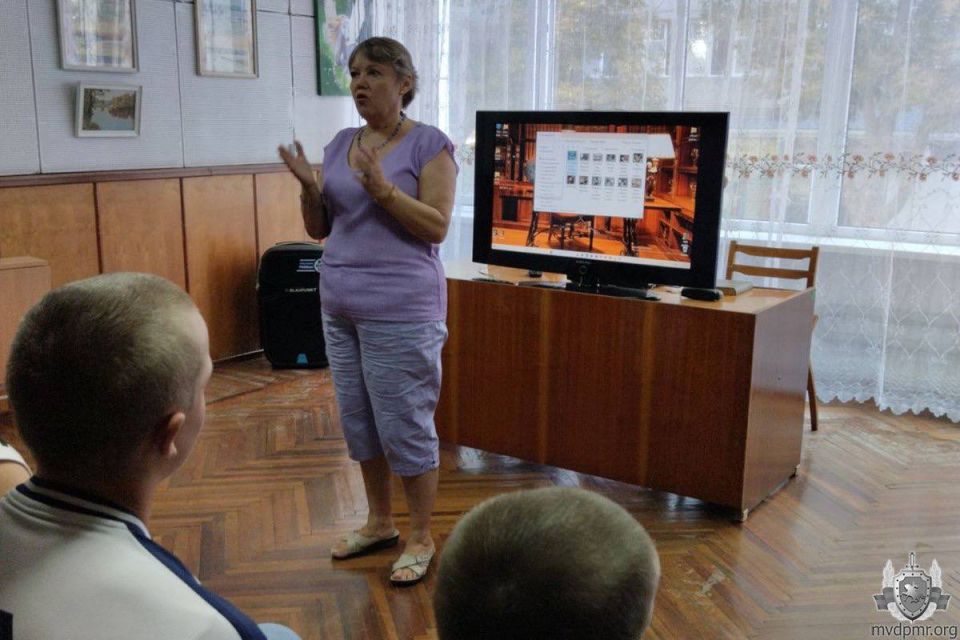Путешествие в прошлое. О творчестве Радия Петровича Погодина, которое необыкновенно сильно повлияло на умы нескольких поколений советских мальчишек и девчонок и актуально сегодня, говорили с подростками из Республиканского...