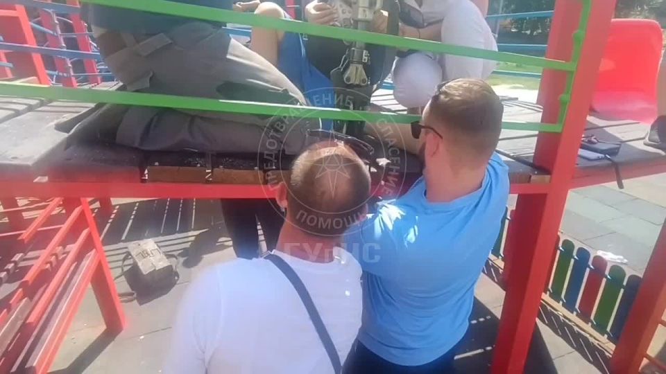 Случай на детской площадке