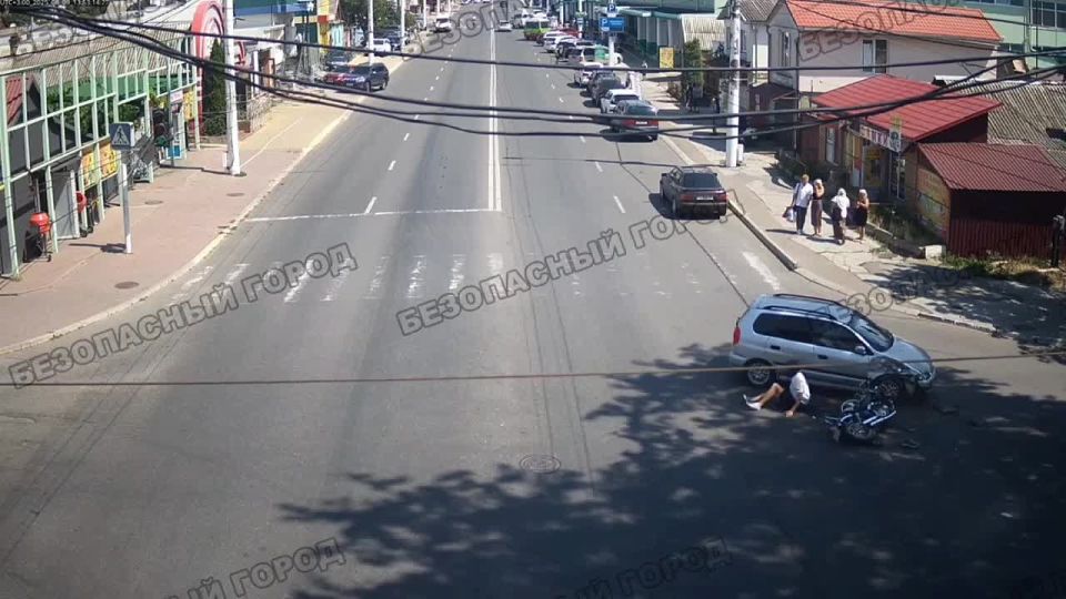 Не уступила мотоциклу дорогу