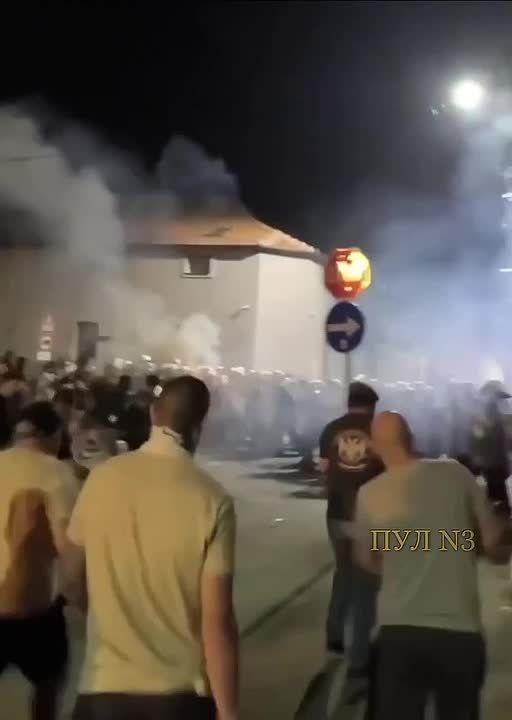    :