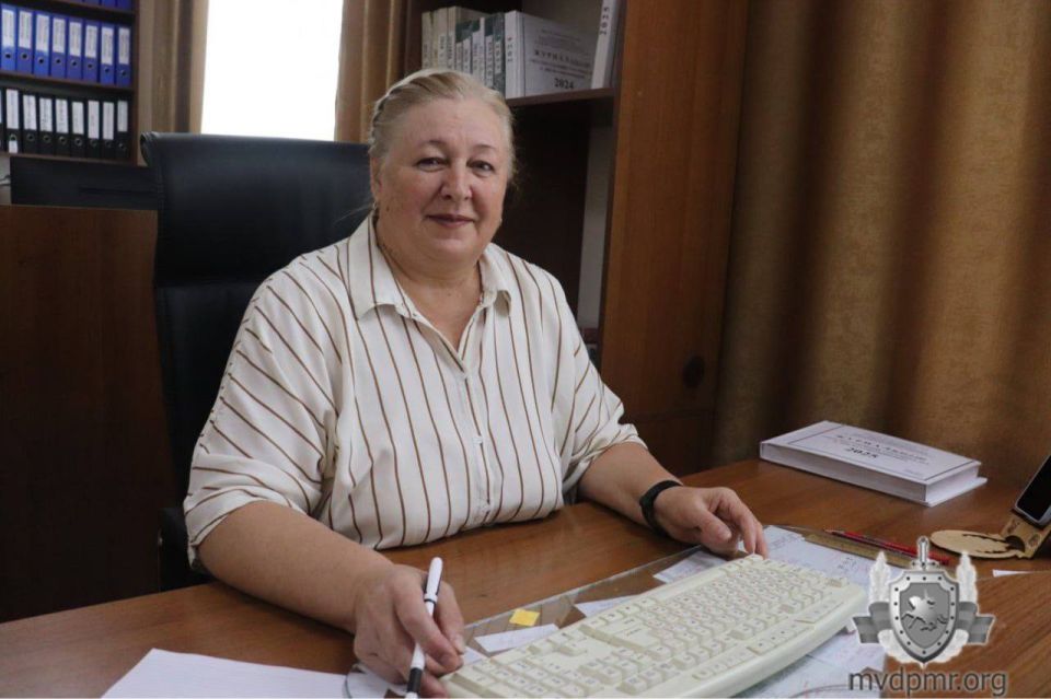 Служу с любовью к людям. Служба в милиции оказала огромное влияние на уклад её жизни и традиции, которые она постепенно установила в своей семье