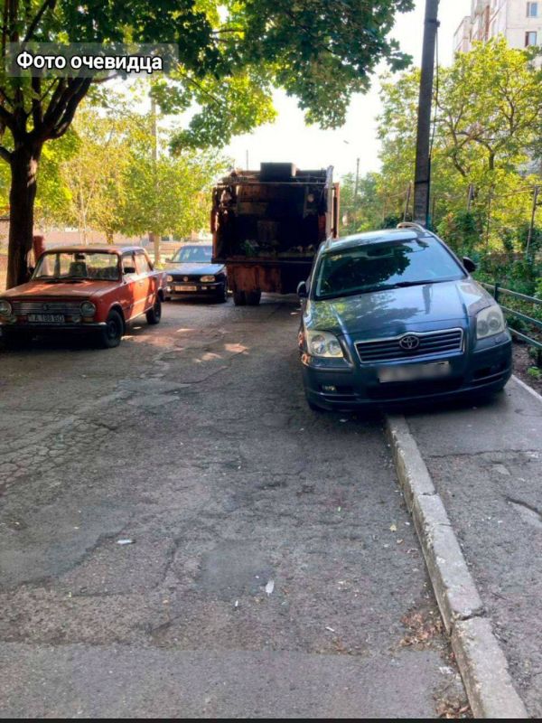 Тротуар не стоянка для авто Тротуар не стоянка для авто