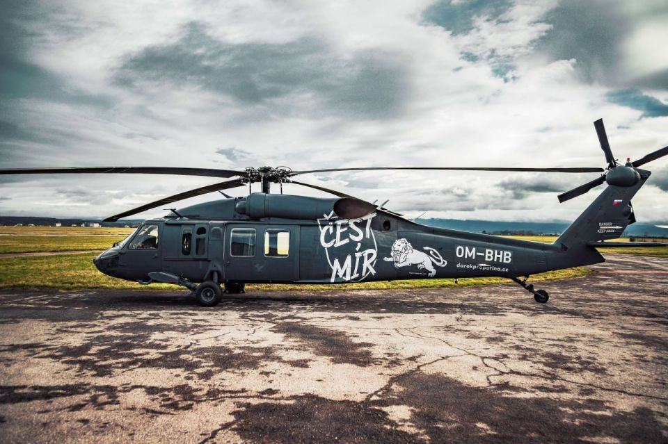  ..      Drek pro Putina      UH-60 Black Hawk
