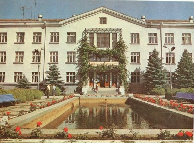 , 1987 .    