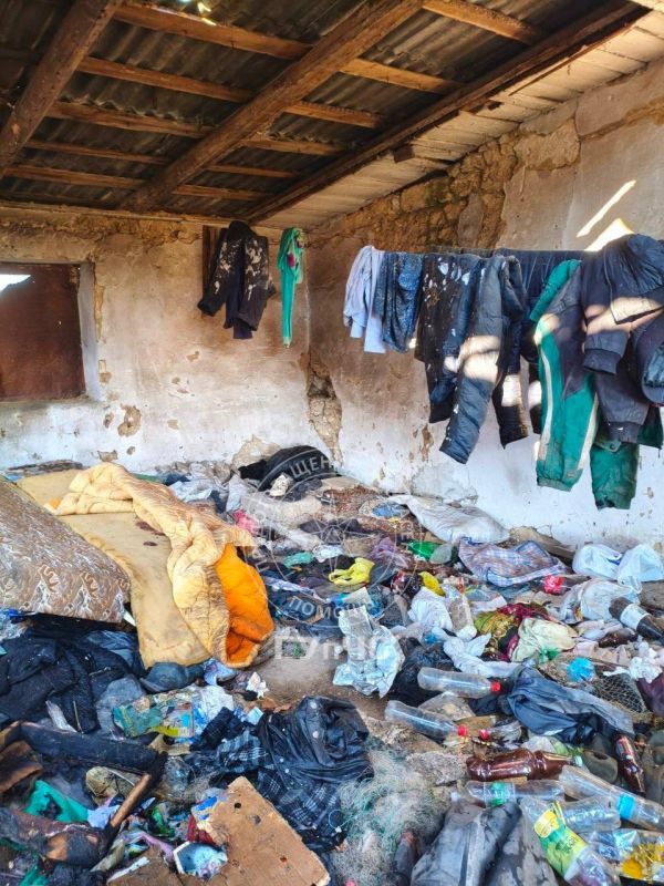 Пожар в Дубоссарах. На фото две хозпостройки – это «заброшки», остатки строений старого колхоза «Путь коммунизму» на улице Рыбницкая Пожар в Дубоссарах. На фото две хозпостройки – это «заброшки», остатки строений старого колхоза «Путь коммунизму» на улице Рыбницкая