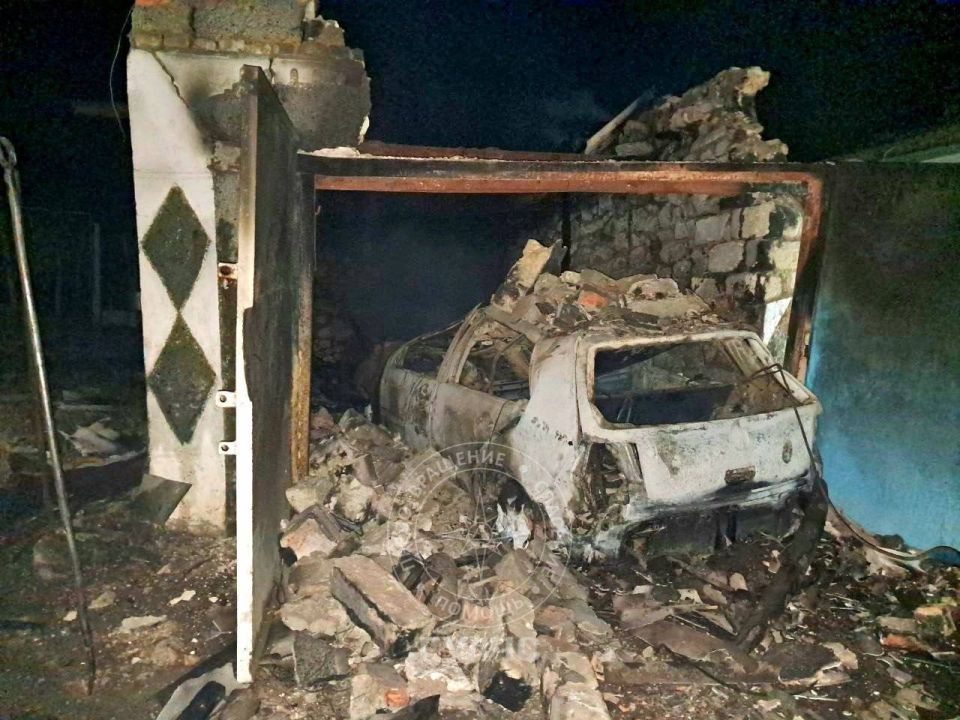 Тушили всем селом. Ночью в селе Колосово (Григориопольский район) вспыхнул пожар — в гараже загорелся автомобиль Тушили всем селом. Ночью в селе Колосово (Григориопольский район) вспыхнул пожар — в гараже загорелся автомобиль