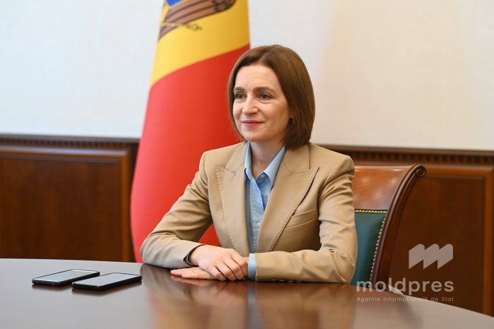 Матерь нации Майя Санду на последней стометровке перед выборами встретится с Папой Римским