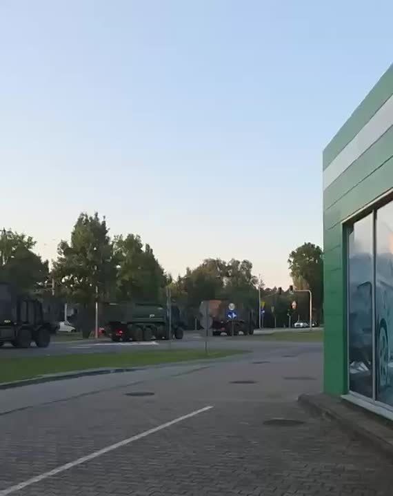 Польша утром в среду направила военную технику к белорусской границе, — СМИ