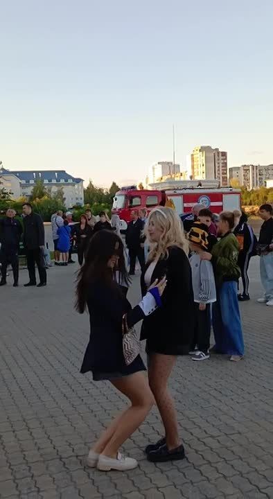 Как в одном месте бесплатно потанцевать, послушать живой вокал, сходить в зоопарк и покататься на лошади – просто прийти на футбол в это воскресенье