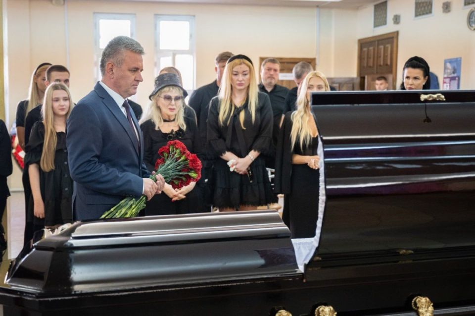 Приднестровье простилось с ректором ПГУ Владиславом Соколовым Приднестровье простилось с ректором ПГУ Владиславом Соколовым
