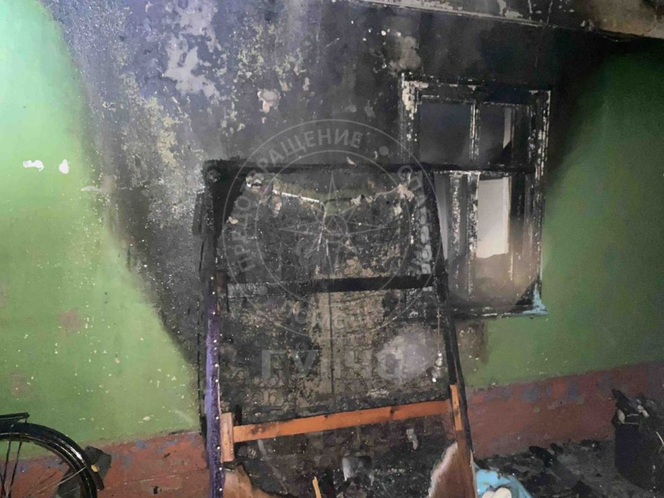 Пожар в Слободзее. Около полуночи 10 сентября очевидцы вызвали пожарных: во дворе дома на улице Ленина загорелся диван Пожар в Слободзее. Около полуночи 10 сентября очевидцы вызвали пожарных: во дворе дома на улице Ленина загорелся диван