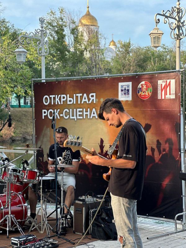 19 сентября в 18:00 на пирсе Екатерининского парка — «Открытый микрофон»