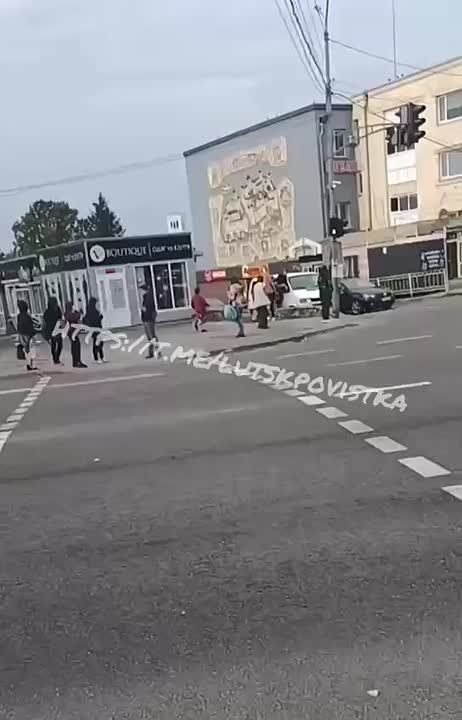 В городе Владимир Волынской области прохожие вытянули мужика из буса людоловов