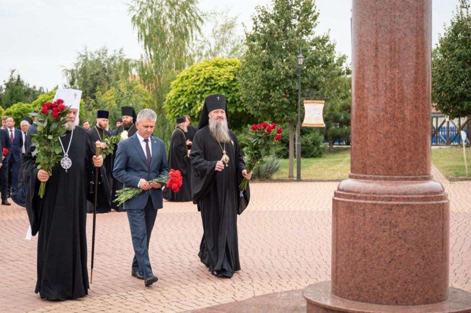 Президент Вадим Красносельский почтил память князя Александра Невского у стен Бендерской крепости Президент Вадим Красносельский почтил память князя Александра Невского у стен Бендерской крепости
