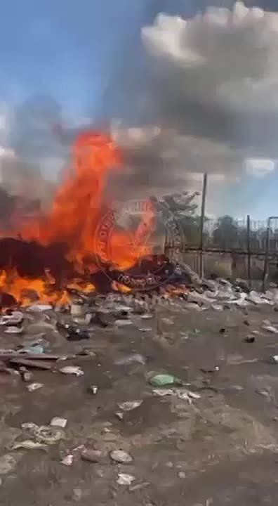 Вчера пожарные тушили свалку на кладбище в Тирасполе