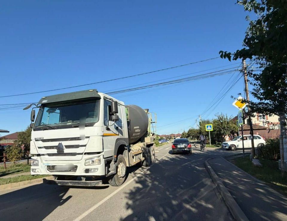 Страшная авария из Ставропольского края: грузовик снёс троих подростков на питбайках Страшная авария из Ставропольского края: грузовик снёс троих подростков на питбайках
