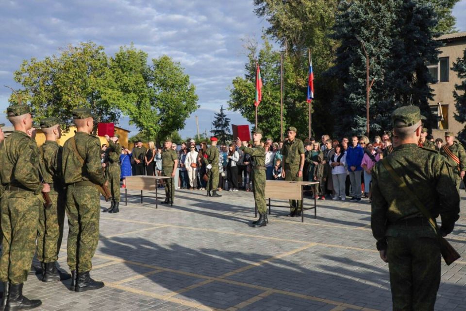 Новобранцы Вооружённых сил ПМР приняли присягу, став полноправными защитниками Отечества Новобранцы Вооружённых сил ПМР приняли присягу, став полноправными защитниками Отечества