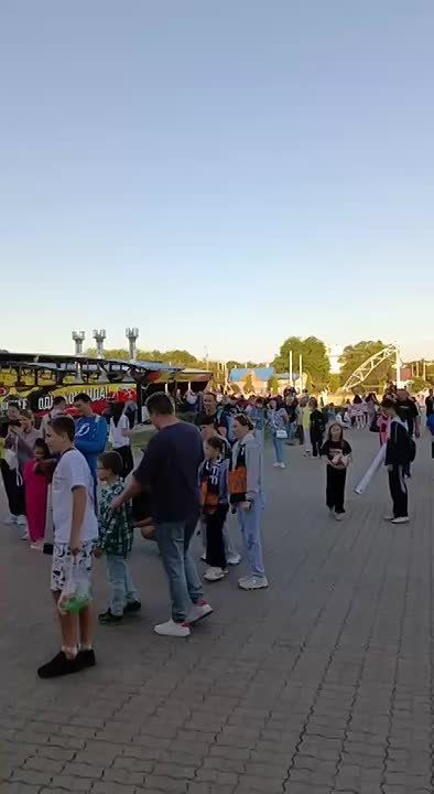 Болельщики подтягиваются на стадион