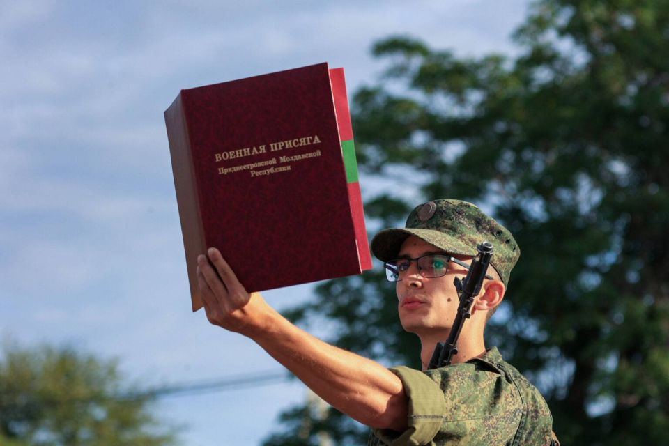 ПРИНЯЛИ ПРИСЯГУ НА ВЕРНОСТЬ ОТЕЧЕСТВУ ПРИНЯЛИ ПРИСЯГУ НА ВЕРНОСТЬ ОТЕЧЕСТВУ