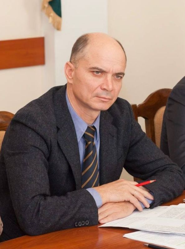 У всех бесхозных водопроводных труб должен быть хозяин - Водоканал, считает депутат Верховного Совета Вадим Кравчук